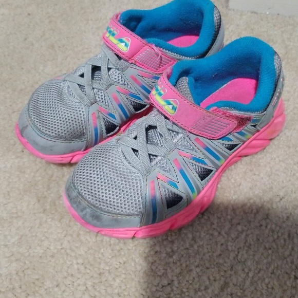 Girls US size 11 FILA shoes - Picture 1 of 1